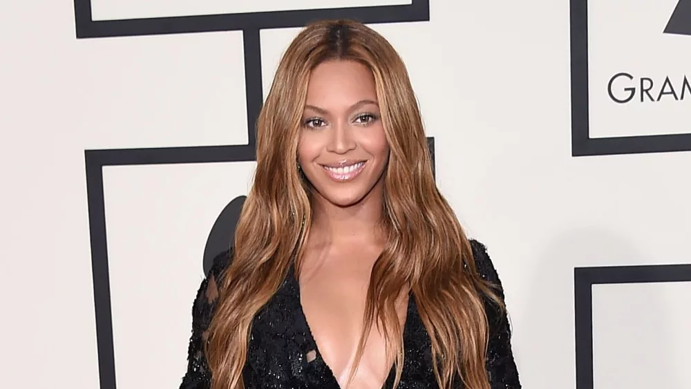 Beyonce arrives to the Grammy Awards 2015 on February 8, 2015 in Los Angeles, CA