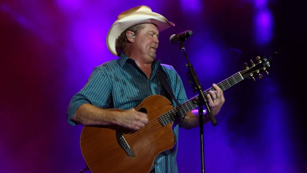 Tracy Lawrence performs at the CountryFlo Music and Camping Festival on November 4, 2016 in Lake Wales, Florida.