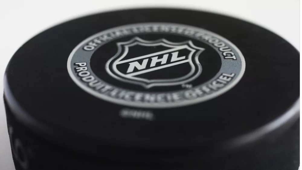 Officiel licensed hockey puck for NHL, National hockey league
