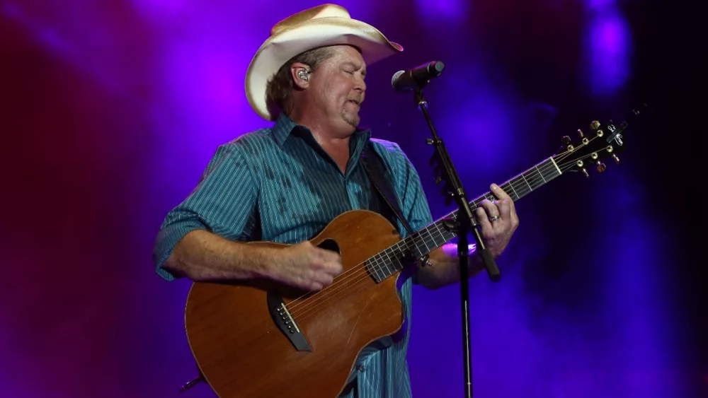 Tracy Lawrence performs at the CountryFlo Music and Camping Festival on November 4, 2016 in Lake Wales, Florida.