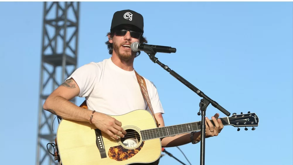 Chris Janson performs at the CountryFlo Music and Camping Festival on November 4, 2016 in Lake Wales, Florida.