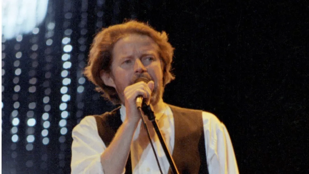 Singer Don Henley of The Eagles performs on stage at The Gorge Amphitheater August 17, 1991 in George, Wa.