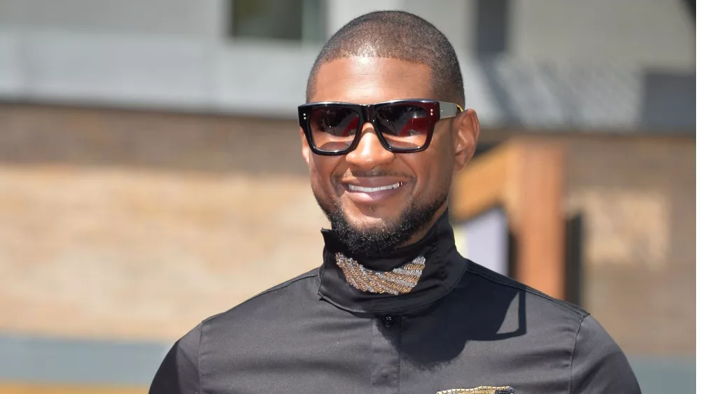 Singer/actor Usher at his Hollywood Walk of Fame star ceremony. LOS ANGELES, CA. September 7, 2016