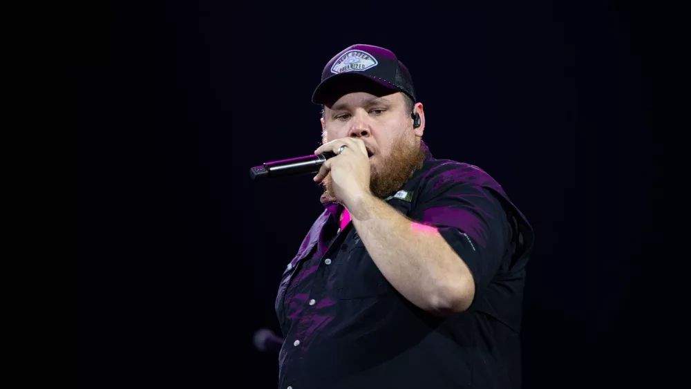 Luke Combs performs live at ao arena manchester uk. Manchester, United Kingdom, 17th october 2023