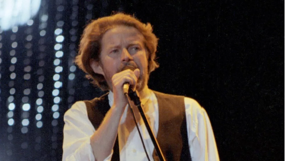 GEORGE, WA - AUG 17: Singer Don Henley of The Eagles performs on stage at The Gorge Amphitheater August 17, 1991 in George, Wa.