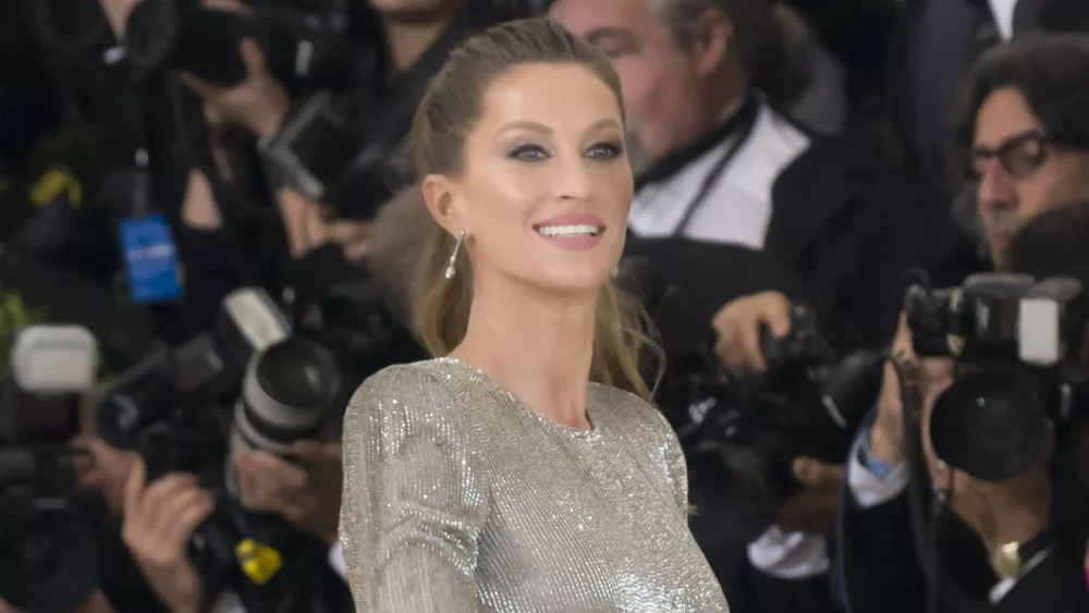 Gisele Bundchen at Metropolitan Museum of Art. NEW YORK, NY - MAY 01, 2017