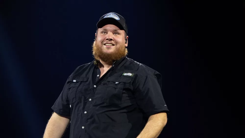 Luke Combs performs live at ao arena manchester uk. Manchester, United Kingdom, 17th october 2023