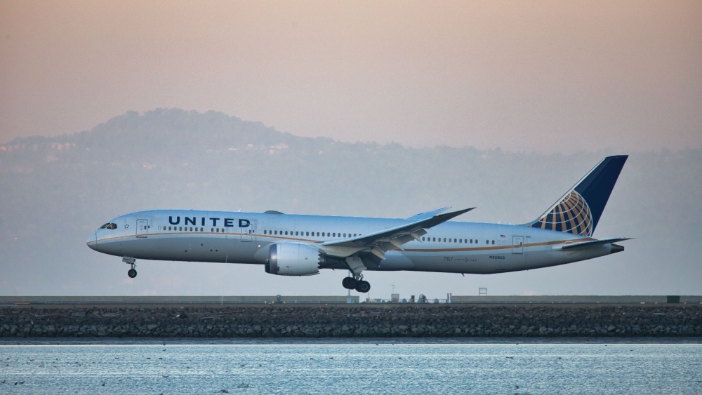 Man beats sleeping passenger in unprovoked attack on United Airlines flight