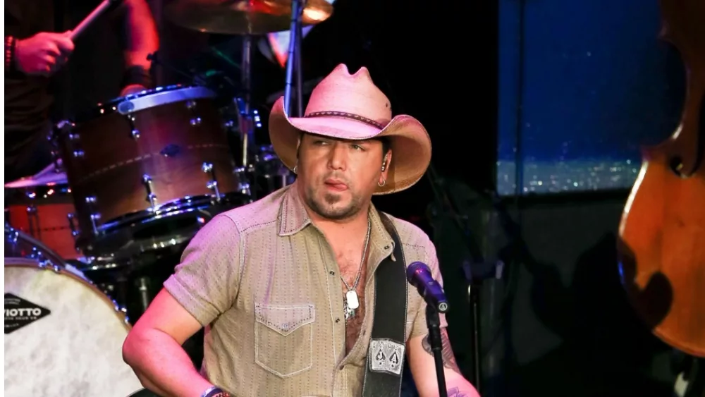 Jason Aldean performs onstage during the 9th Annual ACM Honors at the Ryman Auditorium on September 1, 2015 in Nashville, Tennessee.