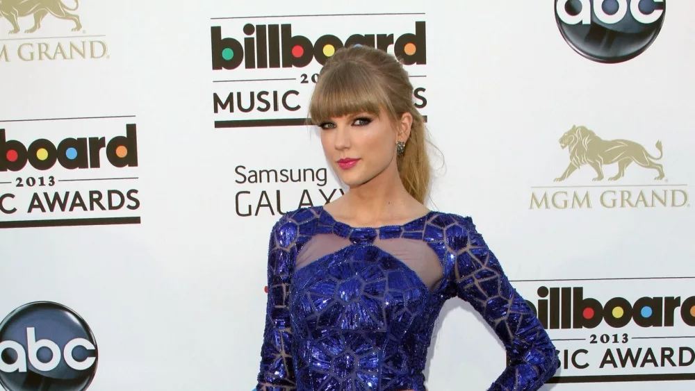 Taylor Swift at the 2013 Billboard Music Awards Arrivals, MGM Grand, Las Vegas, NV 05-19-13