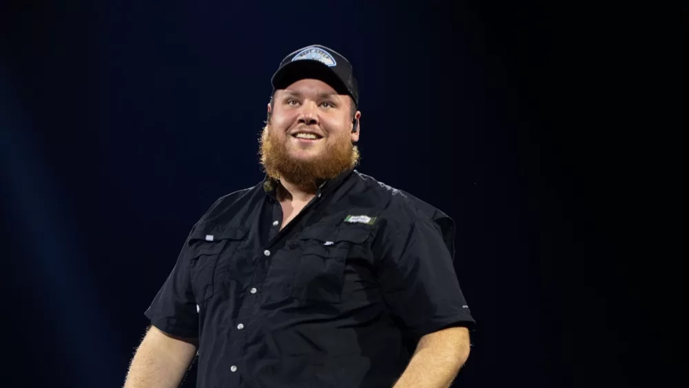 Luke Combs performs live at ao arena manchester uk. Manchester, United Kingdom, 17th october 2023