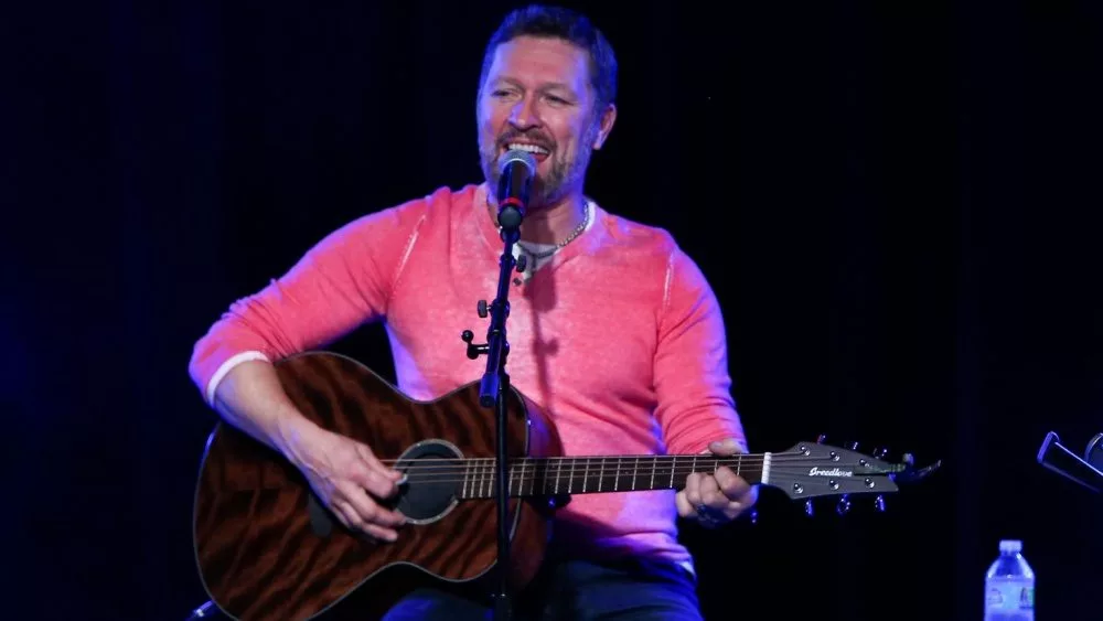 Craig Morgan performs onstage at The Emporium on February 3, 2016 in Patchogue, New York.