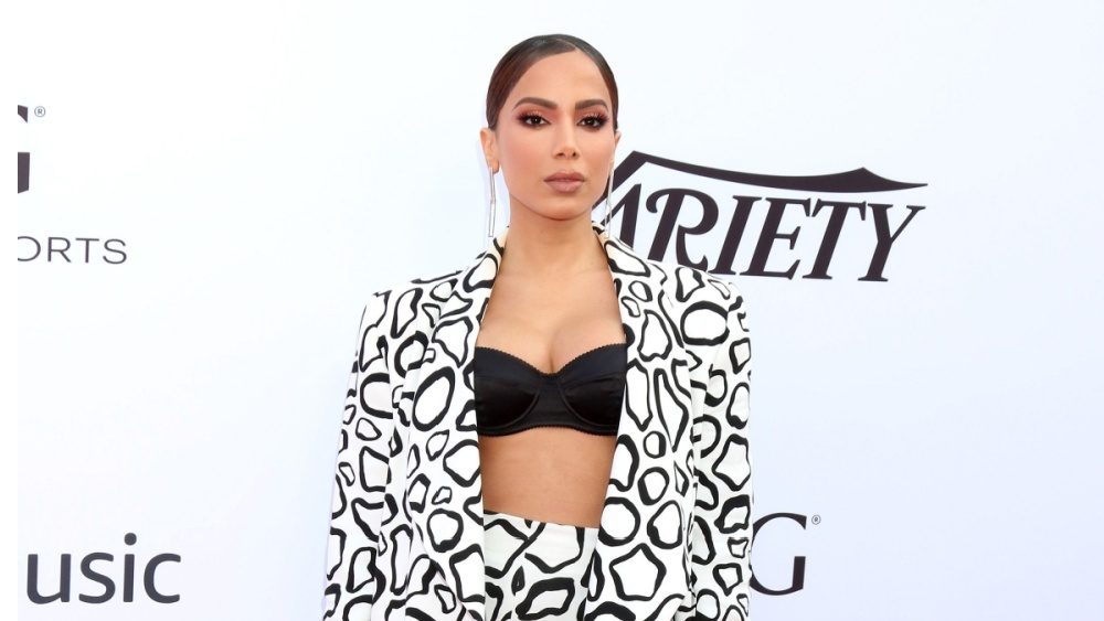 Anitta shares video for her new track ‘Larissa’