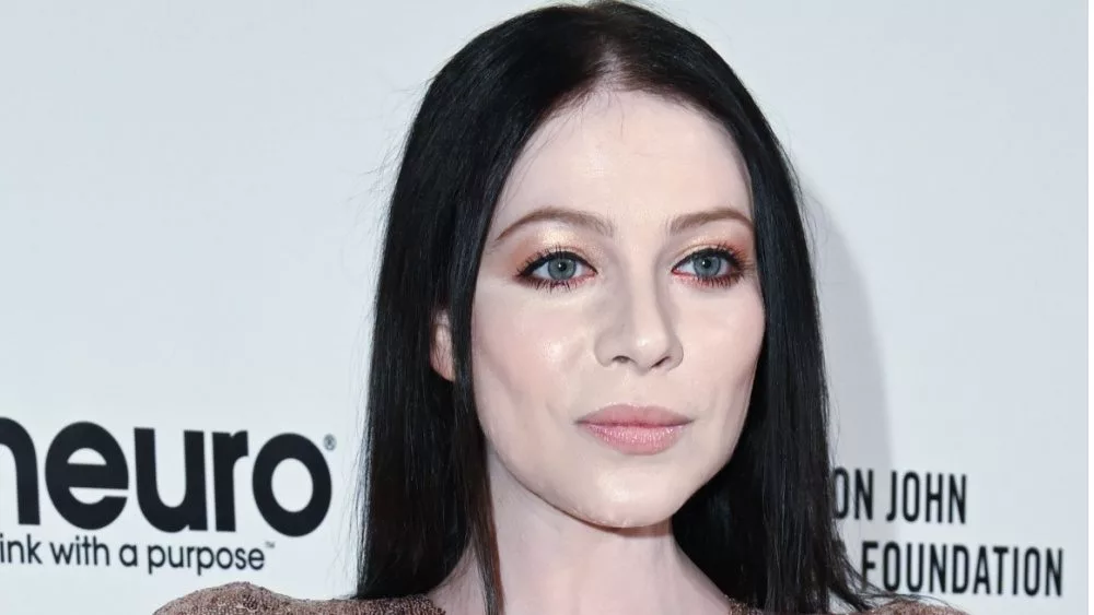 Michelle Trachtenberg walks the red carpet at the Elton John AIDS Foundation Party on February 09, 2020 in Los Angeles, California. LOS ANGELES, CA / USA - FEBRUARY 09, 2020