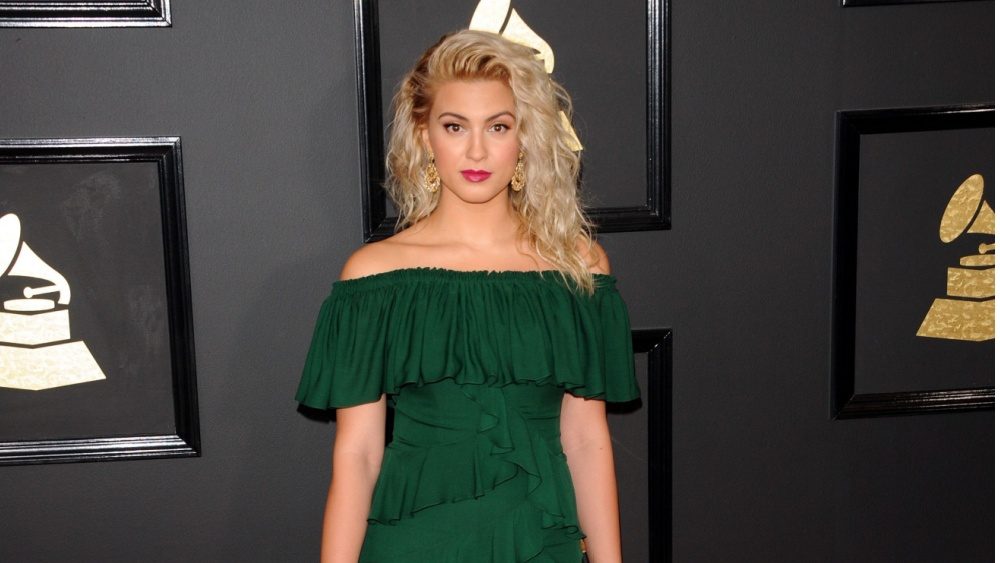 Tori Kelly joins Needtobreathe in video for ‘I’ve Got a Story’