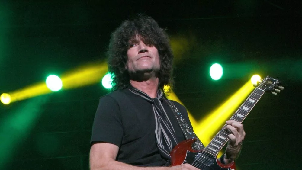 Tommy Thayer, Sebastian Bach to be featured as part of KISS ‘Unmasked Electric Show’ in Las Vegas