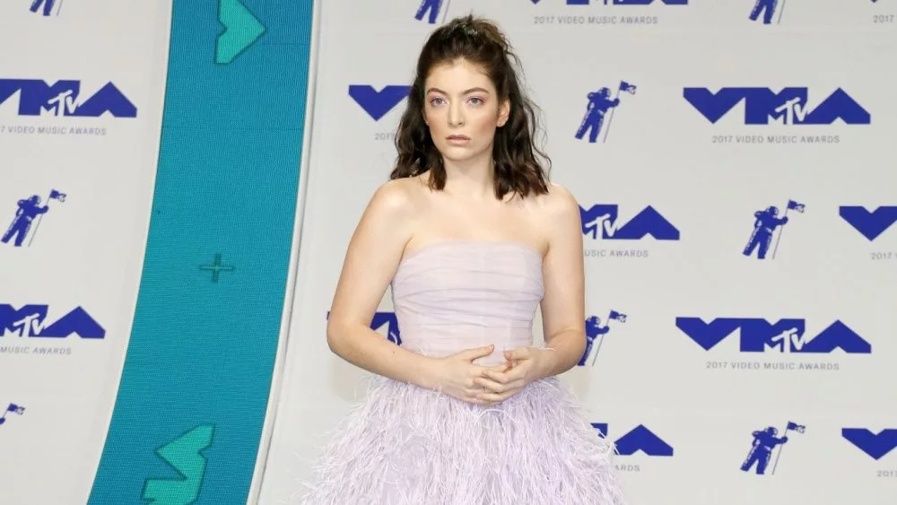 Lorde at the 2017 MTV Video Music Awards held at the Forum in Inglewood, USA on August 27, 2017.