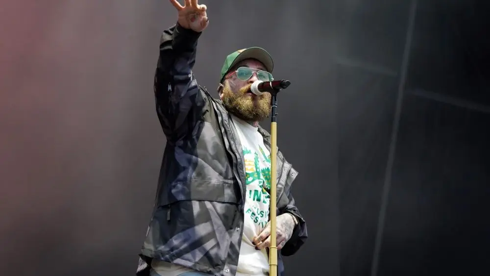 Teddy Swims performs on stage at the 2024 Soundside Music Festival. Bridgeport, Connecticut - September 29, 2024