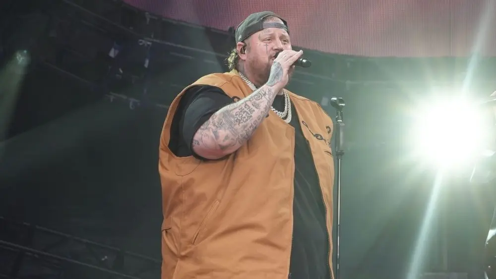 Jelly Roll preparing for performance at the Global Citizen Festival 2024. New York, USA - September 28, 2024