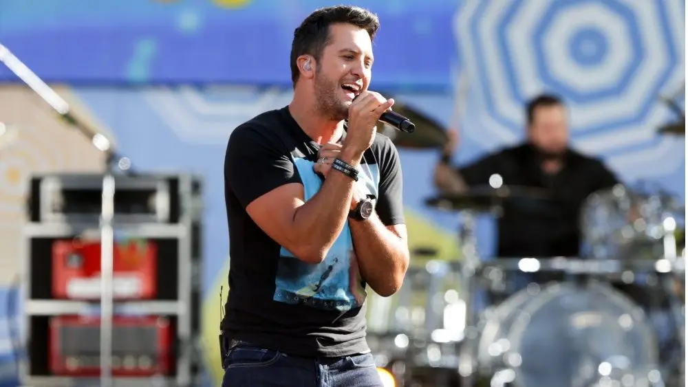 Luke Bryan performs onstage at ABC's Good Morning America Summer Concert Series at Rumsey Playfield on August 7, 2015 in New York City.
