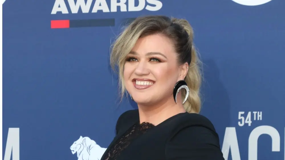 Kelly Clarkson at the 54th Academy of Country Music Awards at the MGM Grand Garden Arena on April 7, 2019 in Las Vegas, NV