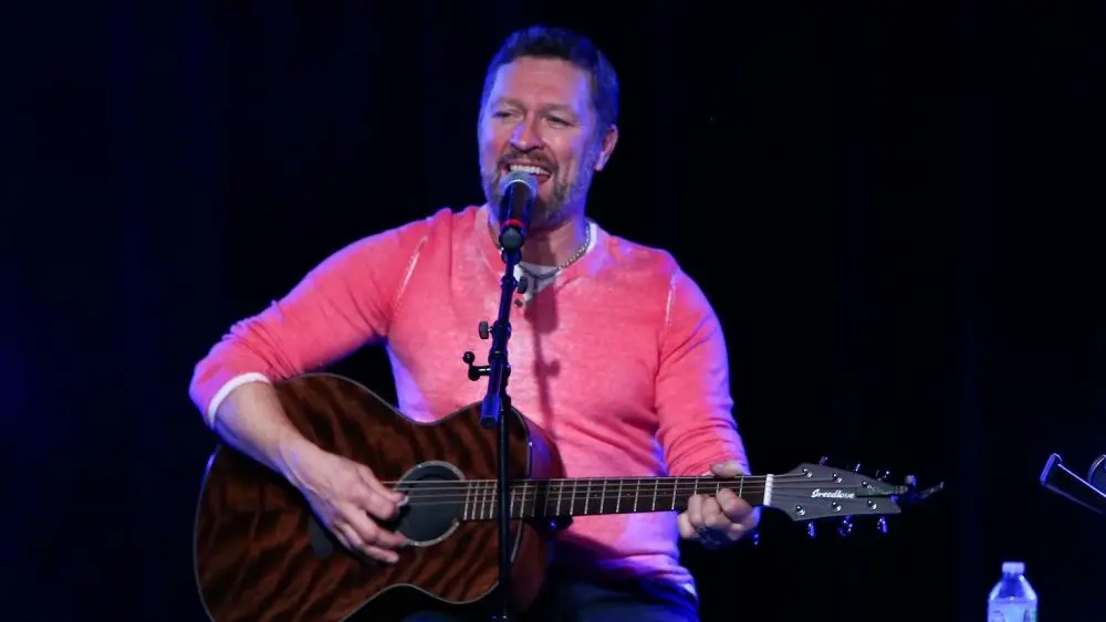 Craig Morgan performs onstage at The Emporium on February 3, 2016 in Patchogue, New York.