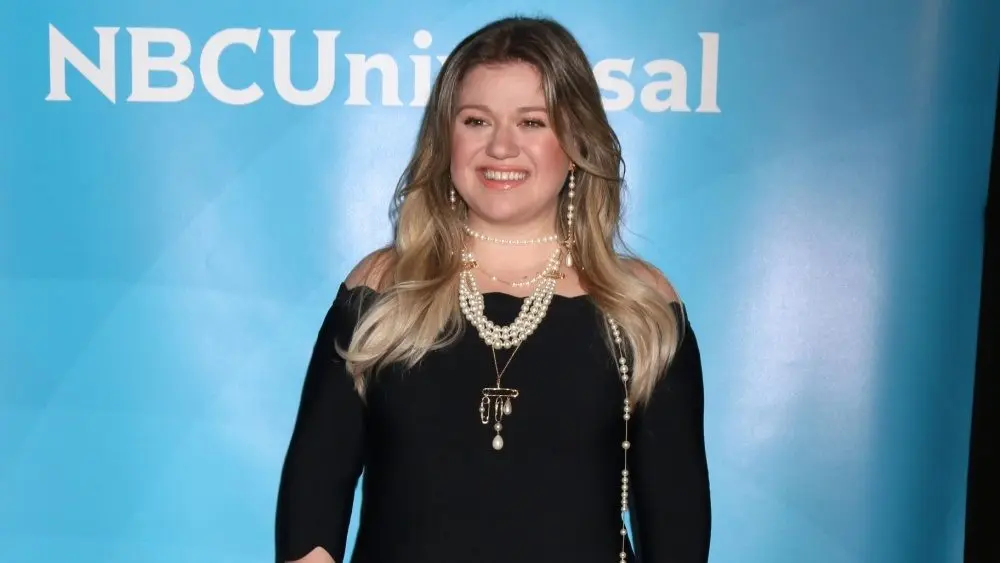 Kelly Clarkson at the NBC TCA Winter Press Tour at Langham Huntington Hotel on January 9, 2018 in Pasadena, CA