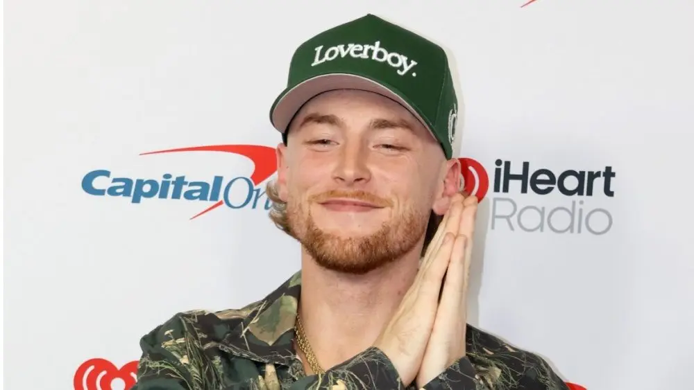 Bailey Zimmerman 2025 Iheartradio Music Festival Stock Photo 2681870585 | Shutterstock