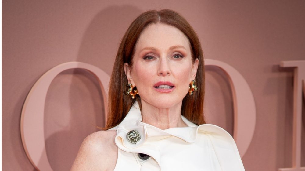 See Julianne Moore, Paul Giamatti in the trailer for ‘The Debut’