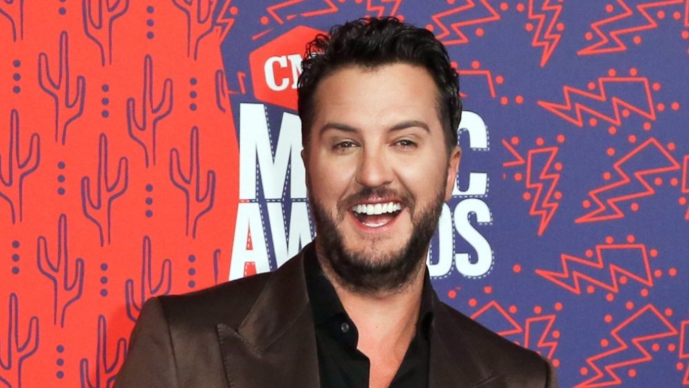Luke Bryan drops the title track from his upcoming ‘Signs’ LP