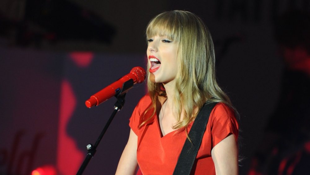 Taylor Swift, Lyle Lovett leads Nashville Songwriters Hall of Fame Class of 2026
