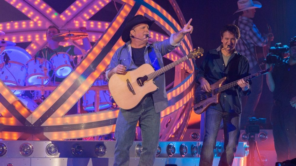 Garth Brooks expands Indianapolis tour launch with two additional arena shows