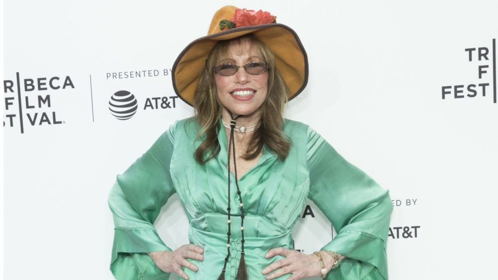 Carly Simon shares Parkinson’s diagnosis, reveals recent battle with skin cancer