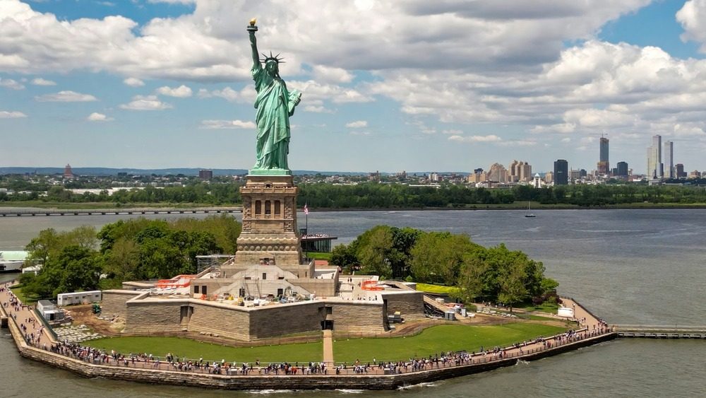 Captain arrested following boat capsize near Statue of Liberty that killed woman and baby