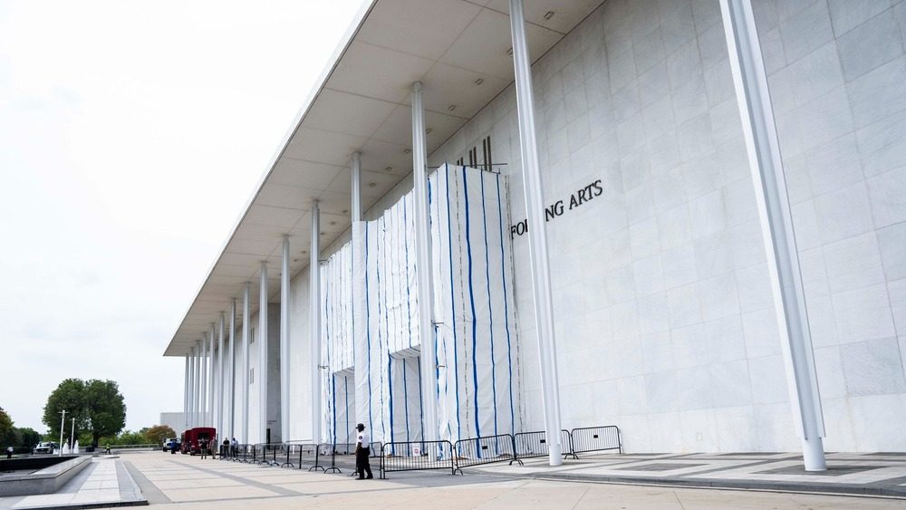 Trump-approved board approves immediate shutdown of Kennedy Center due to renovations