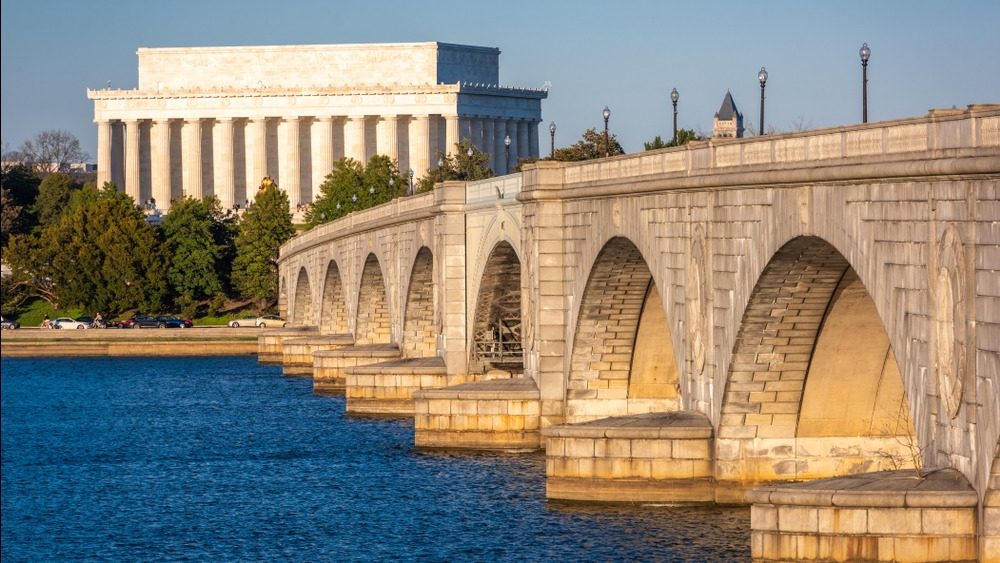 Pres. Trump says planned ‘Triumphal Arch’ to include military installation for drones and snipers