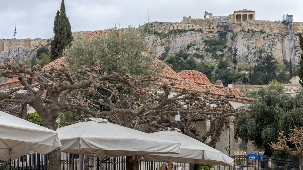 Four American tourists among six dead following devastating building collapse near Athens, Greece