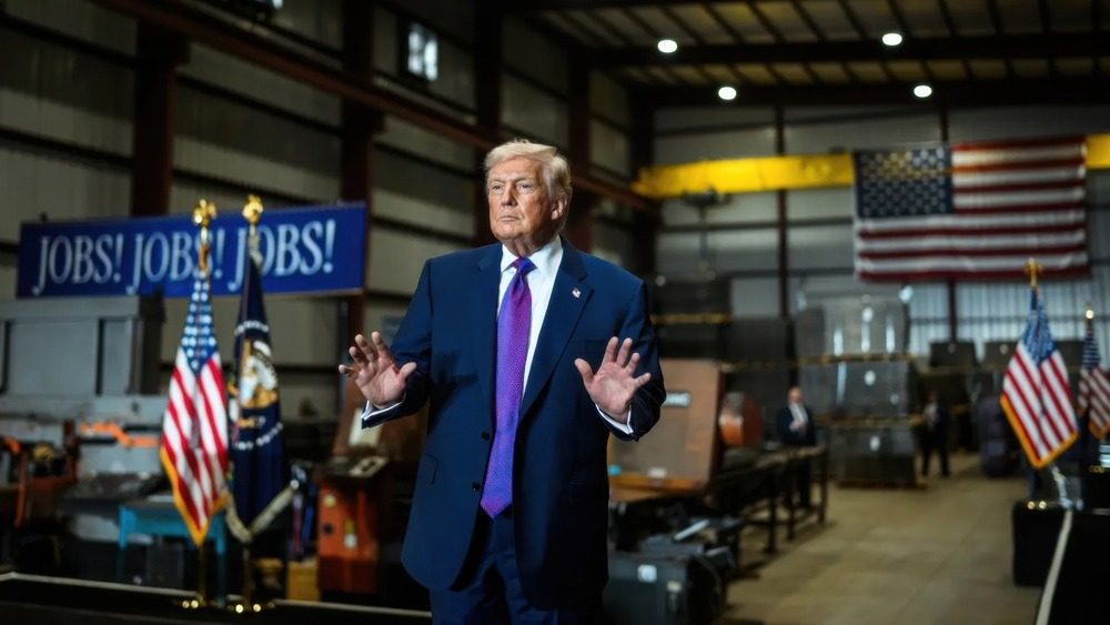 President Trump announces plans to build largest U.S. steel facility in Iowa for $15 Billion
