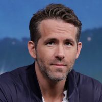 THE BEST | المقهـى² | العـدد 139 | السعادة ليست إلا صحة جيدة وذاكرة سيئة - صفحة 24 E_getty_Ryan_Reynolds_05042018-200x200