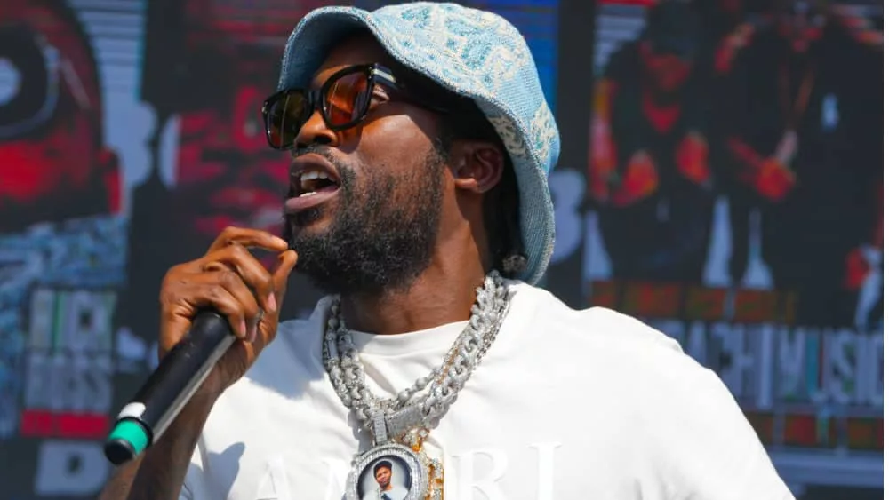 shutterstock_2315231687806658