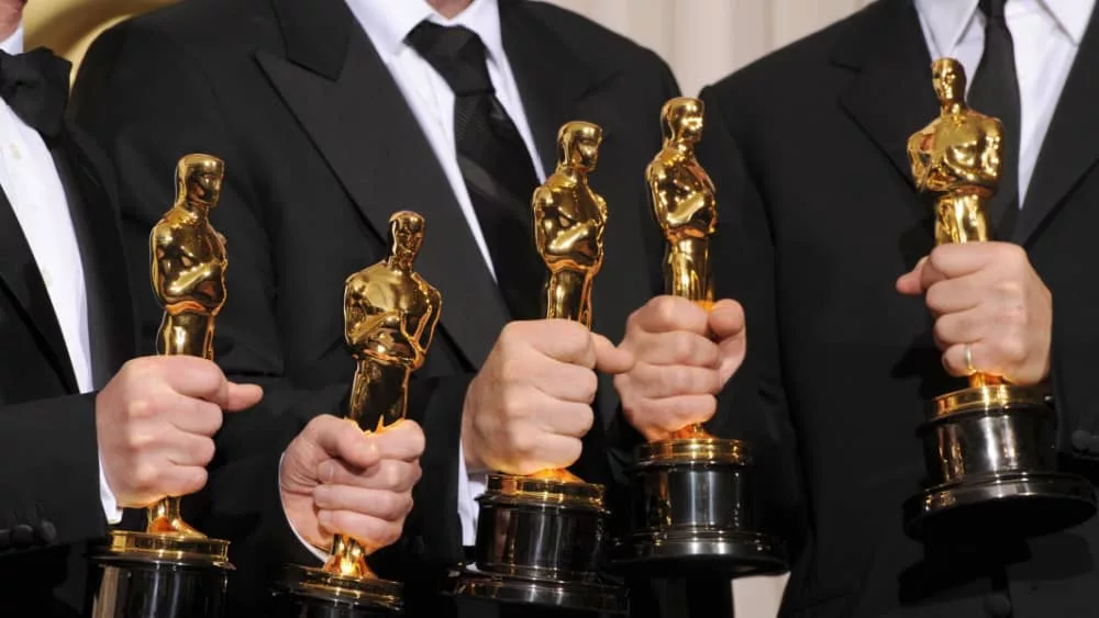 Oscars being held by winners. - the 80th Annual Academy Awards at the Kodak Theatre^ Hollywood. February 24^ 2008