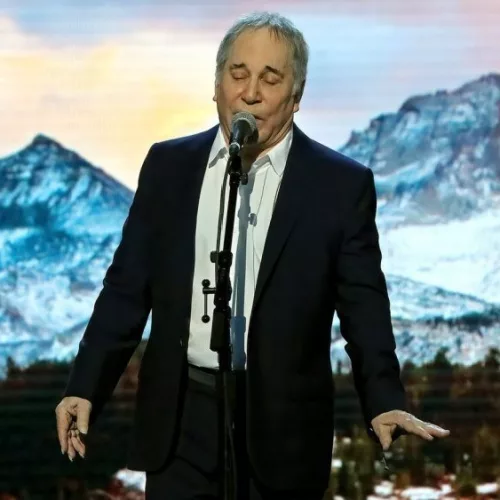 Singer Paul Simon entertains the Delegates on the first day of the Democratic National Convention in the Wells Fargo Arena Philadelphia^ Pennsylvania^ USA^ July 25^ 2016