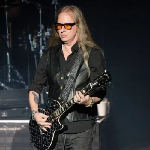 Jerry Cantrell at the Pine Knob Music Theater Clarkston^ Michigan -USA- 08-16-2022