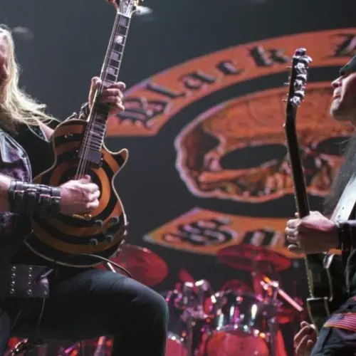 Guitarist/Vocalist Zakk Wylde of Black Label Society performs in concert August 22^ 2002 at the Pepsi Center in Denver^ CO.