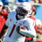 Washington State quarterback Cameron Ward (1) in actions during an NCAA college football game between the UCLA and the Washington State^ Saturday^ Oct. 7^ 2023^ in Pasadena^ Calif.