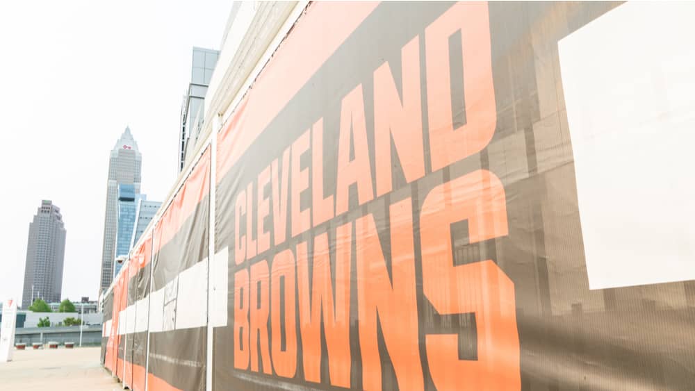 Cleveland Browns Troy Hill Carted Off on Stretcher Against New