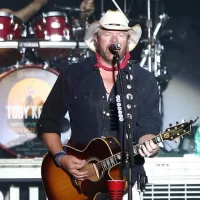 Toby Keith performs in concert at Country Thunder Arizona on April 8^ 2018 in Florence^ Arizona.