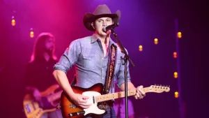 Jon Pardi performs onstage during the "All Time High" tour at the Paramount on January 16^ 2016 in Huntington^ New York.