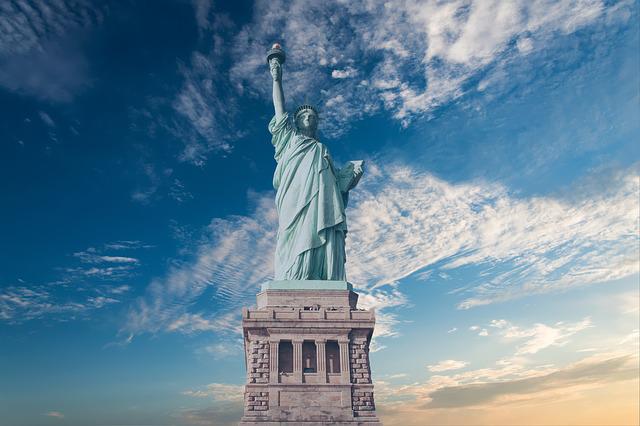 statue-of-liberty-2114376_640