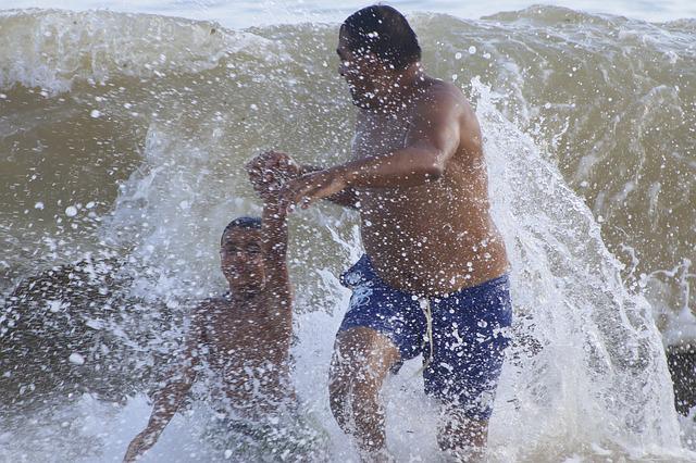 big-wave-1005879_640